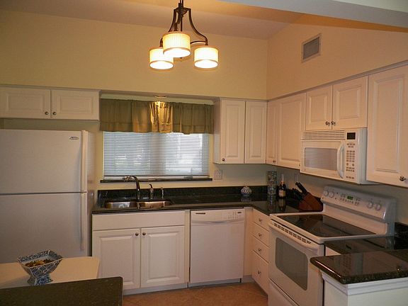 3rd image of 5045 Harmony Cir Unit 15