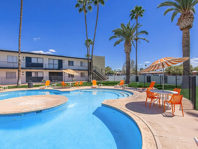 Palms on 2nd Apartments — Photo 61
