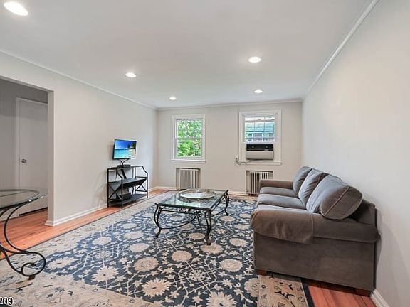 2nd image of 349 Bloomfield Ave #60