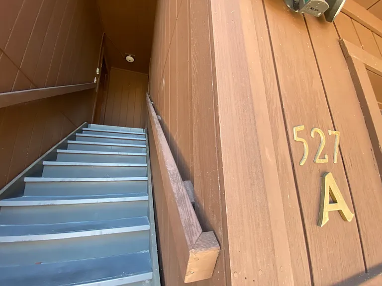 527 Mission Ave #A — Photo 3