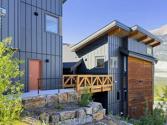 3rd image of 209 E Stewart Creek Rise #202M