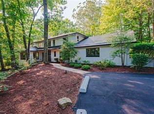 85 Hunting Trl, Moreland Hills, OH 44022