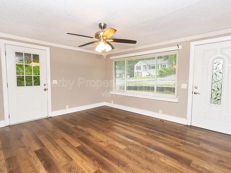 403 Warren St — Photo 8