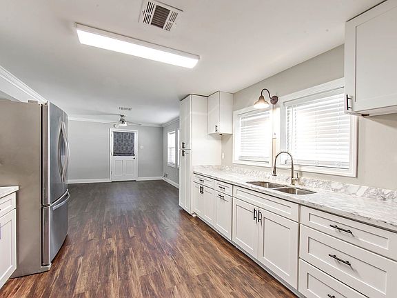 4th image of 751 Tetreau St