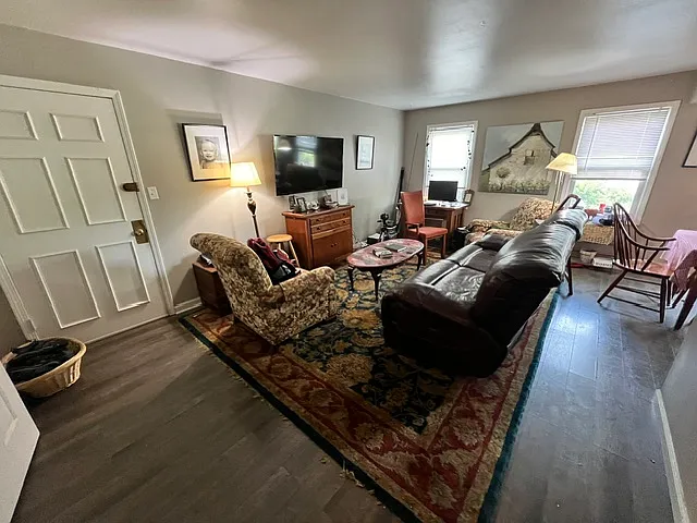 2 bed, 750 sqft, $1,625 — Photo 2