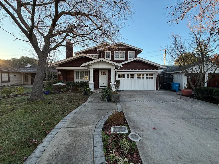383 Hedge Rd — Photo 2