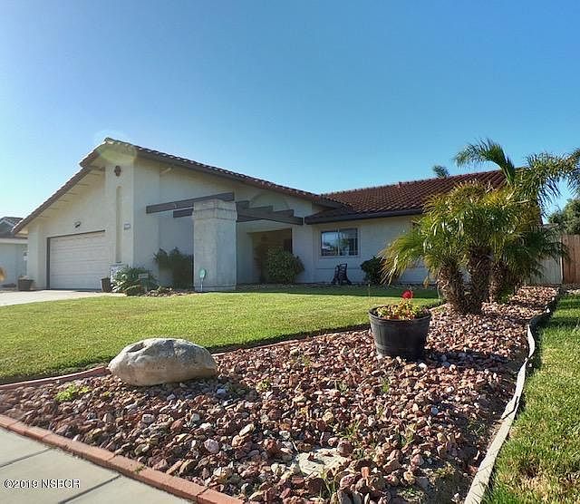 1st image of 208 Countrywood Dr