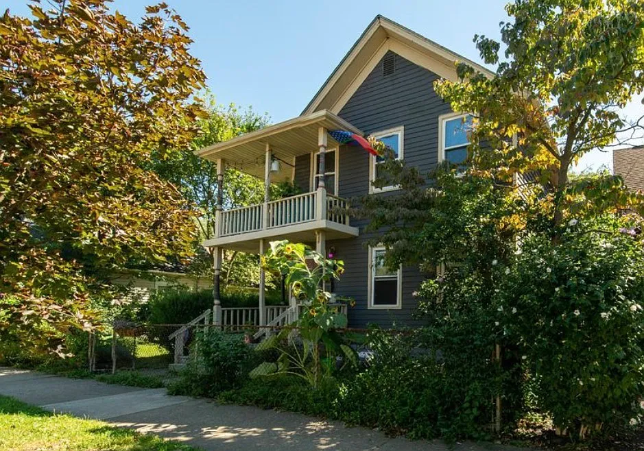 3 bed, 1200 sqft, $1,750 — Photo 2