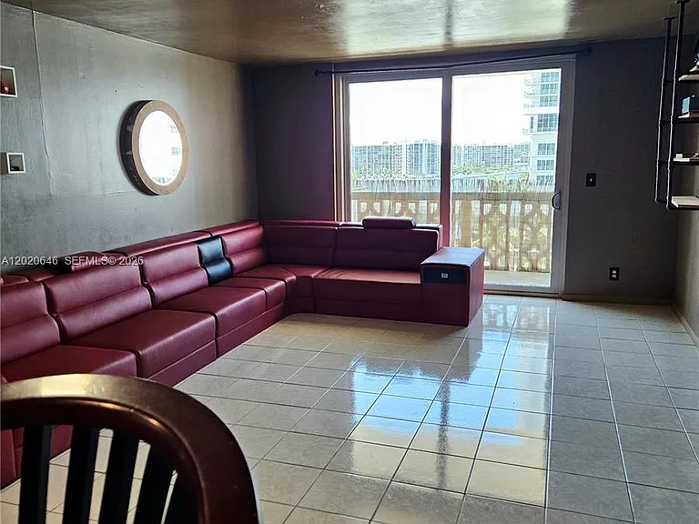 1817 S Ocean Dr #718 — Photo 4