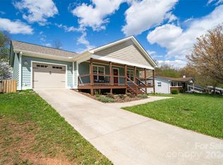 48 Tipperary Dr, Asheville, NC 28806
