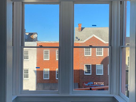 5th image of 723 Warren St #1