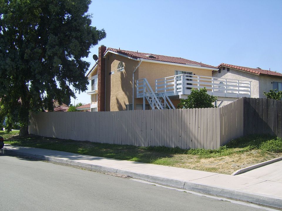 2nd image of 783 Santa Fe Ln