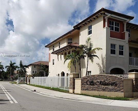 4th image of 8930 NW 97th Ave APT 201