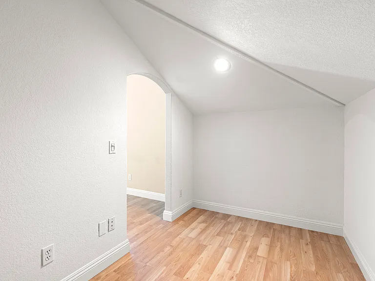 13163 Valewood Rd — Photo 27