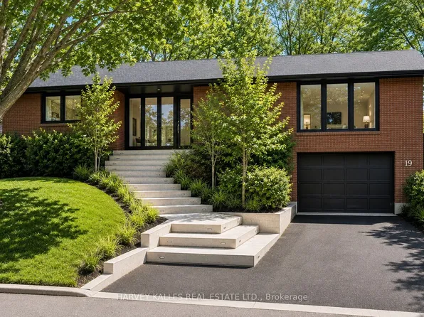19 Blair Athol Cres, Toronto, ON M9A 1X6
