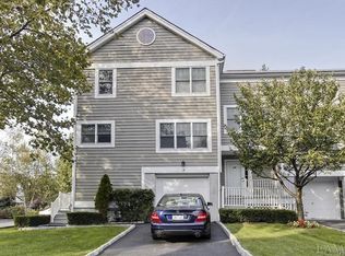 19 Brookridge Ct, Rye Brook, NY 10573