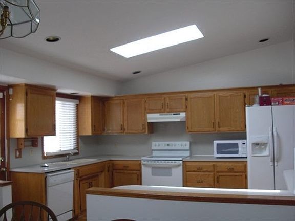 2nd image of 3023 S 145th Ave