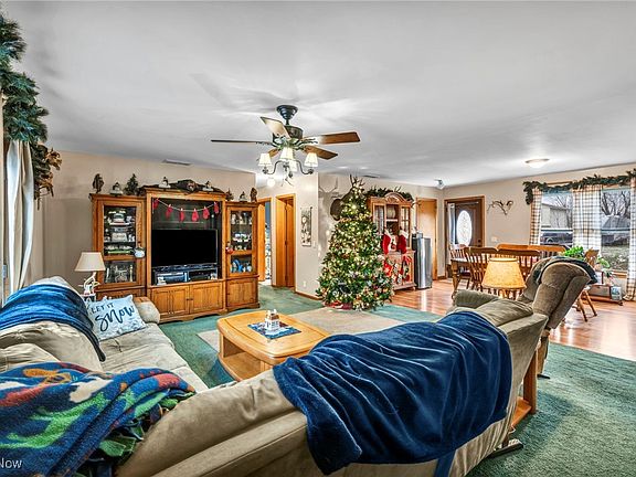 2nd image of 2232 Allium Pl