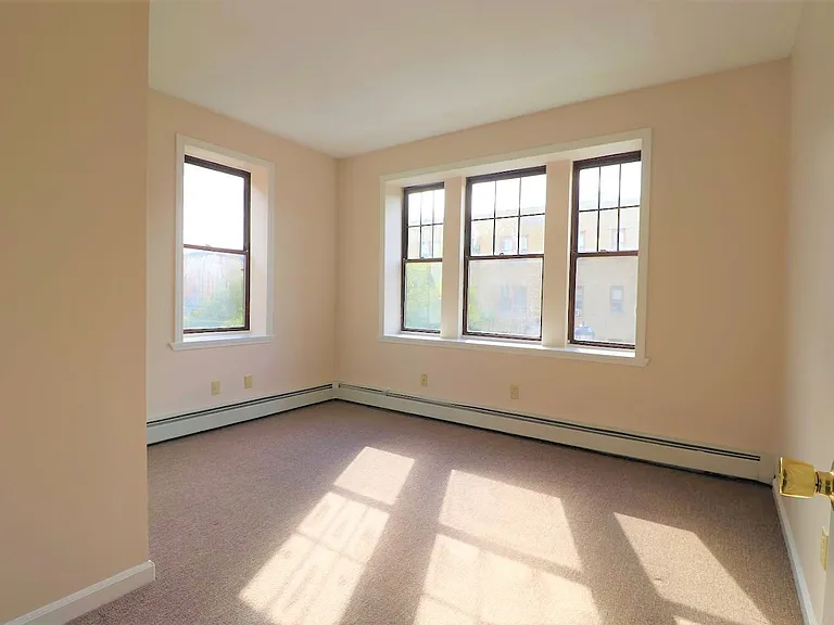 26 Congress St / Luca Investments LLC — Photo 8