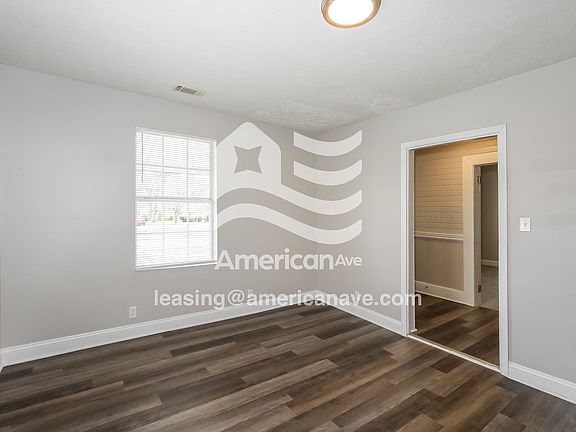 1793983_004_living_room_13635076.jpg