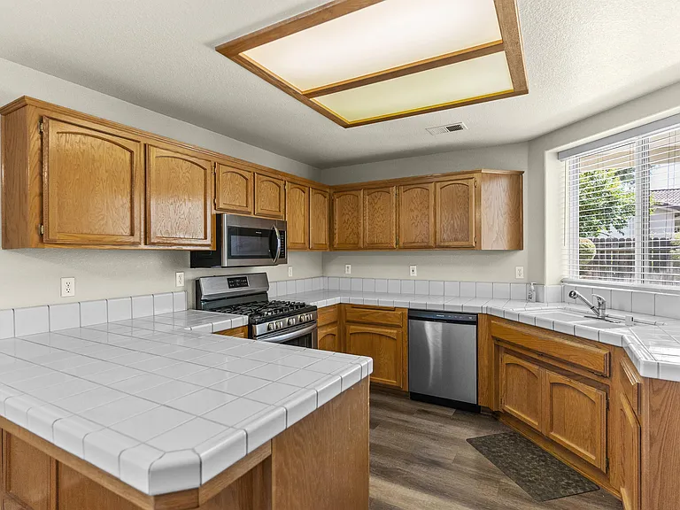 10621 Tivoli Ct — Photo 16