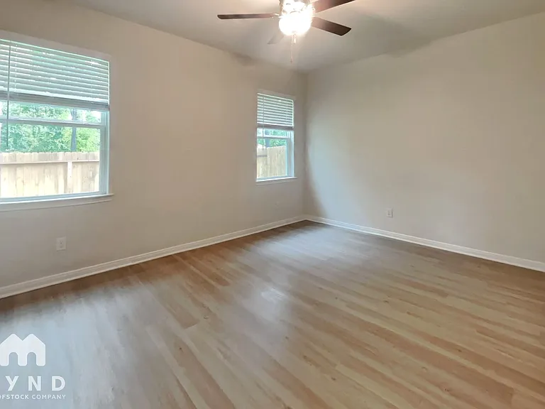 15431 Maple Terrace Dr — Photo 6
