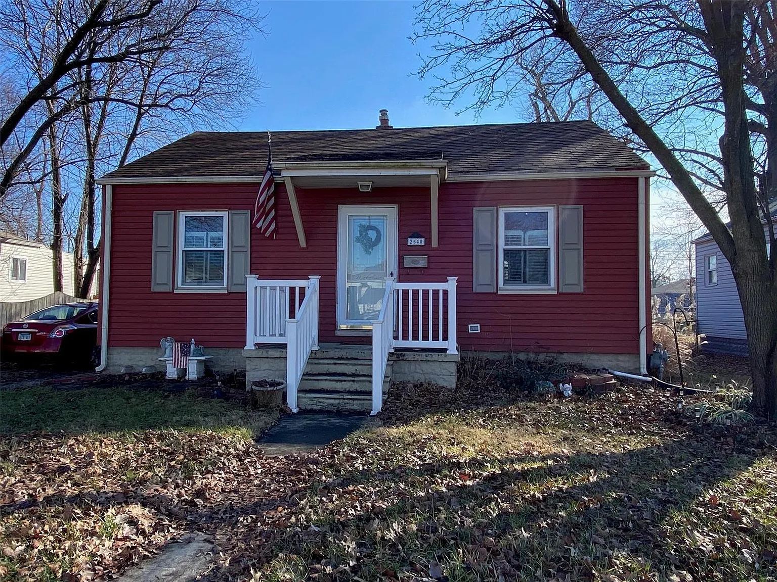2540 Center St photo 1