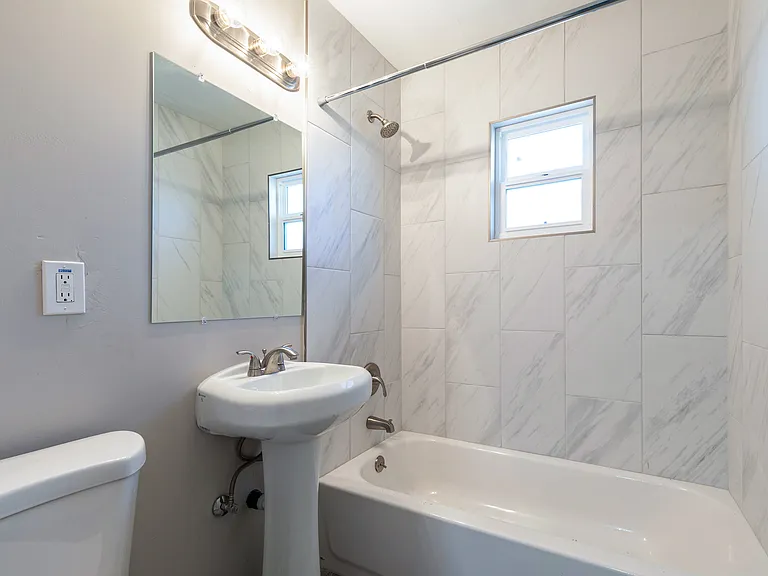 1346 E Willetta St #4 — Photo 3