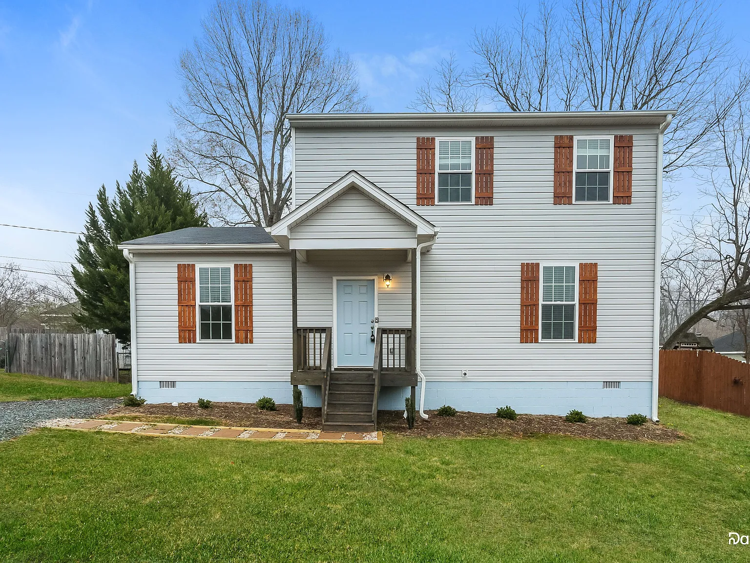 3 bed, 2.5 bath, 1807 sqft, $2,205 — Photo 3