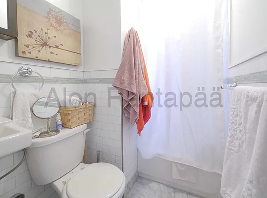 Rented by (Legacy) NY Quality Living Uptown | media 37