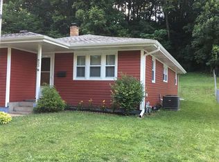 833 W Locust St, Dubuque, IA 52001