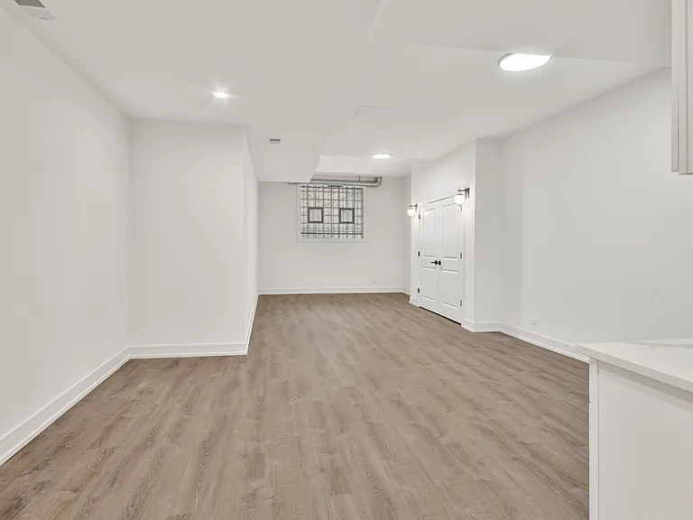 3058 W Cortland St #101 — Photo 6