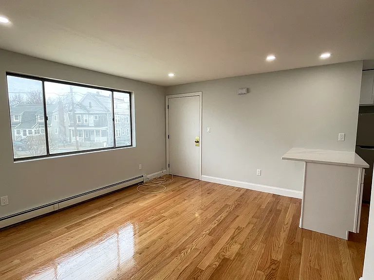 23 Claremont Ave #E — Photo 6