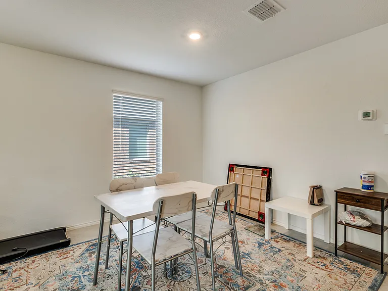 1416 Claireborne Ct — Photo 11