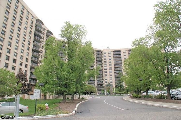 1st image of 2 Claridge Dr #11CW-1106