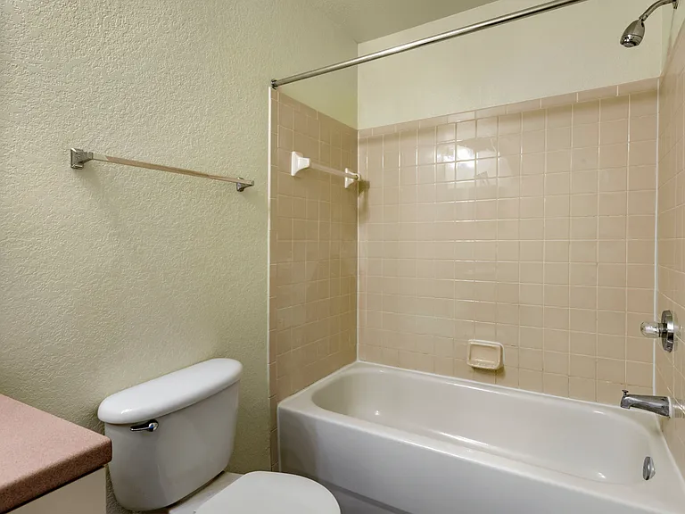 Wilmington Apartments — Photo 29