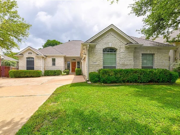 17109 Ennis Trl — Photo 1