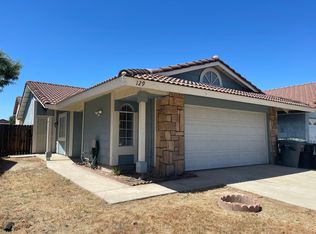 129 Oaktree Dr, Perris, CA 92571