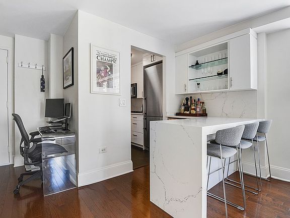3rd image of 300 E 64th St APT 7D