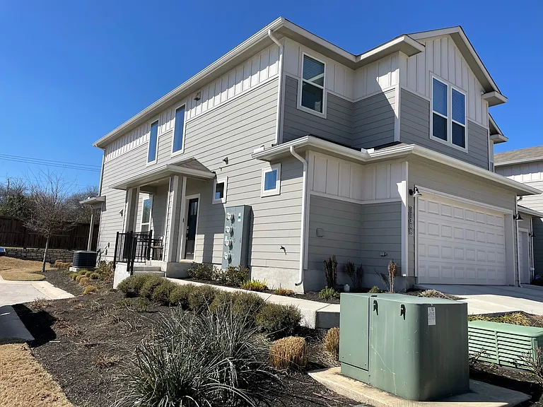 11308 Gadsen Ln — Photo 1