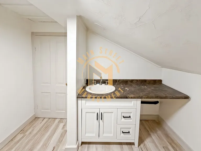 354 Nicolet Blvd — Photo 4