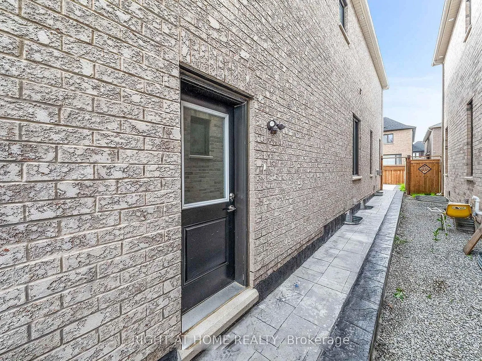 2 bed, $1,800 — Photo 2