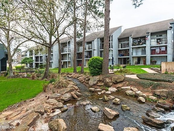 5th image of 12500 Melville Dr APT 103