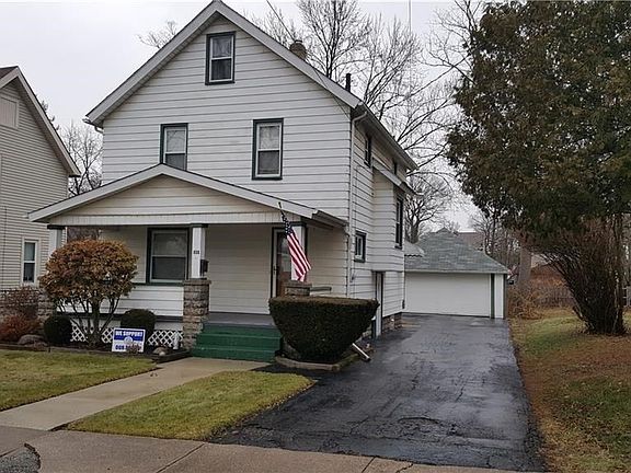 2nd image of 839 Terra Alta St NE