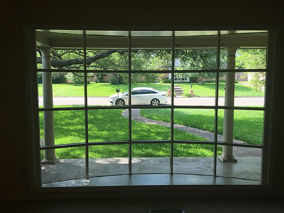 2nd image of 8901 Gladedale Dr