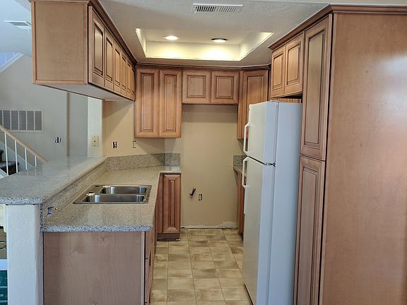 2nd image of 650 Crestwood Pl