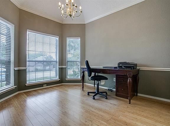 4th image of 809 Kelsie Ln