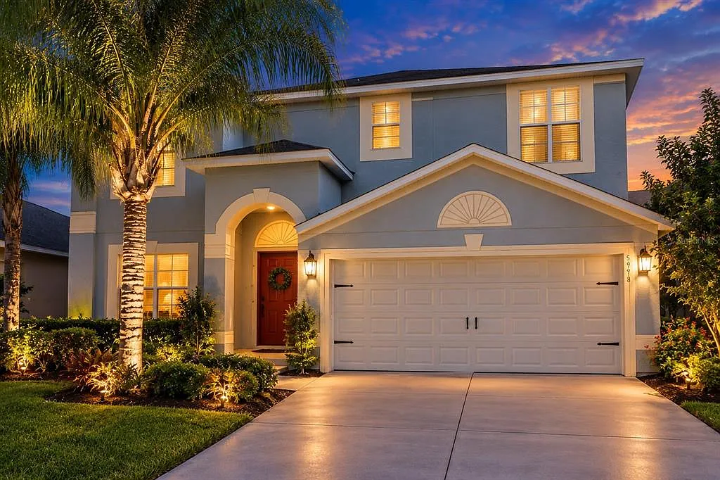 4 bed, 2.5 bath, 2487 sqft, $3,000 — Photo 1