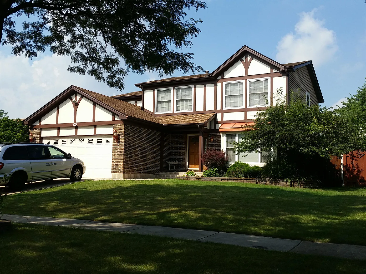 940 Debra Ln photo 1