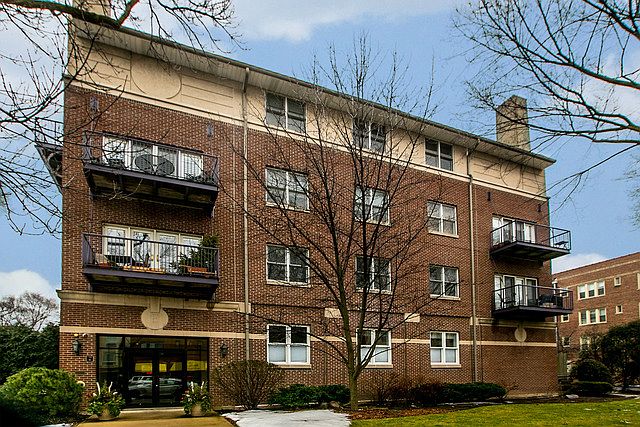 1st image of 1319 Chicago Ave APT 203